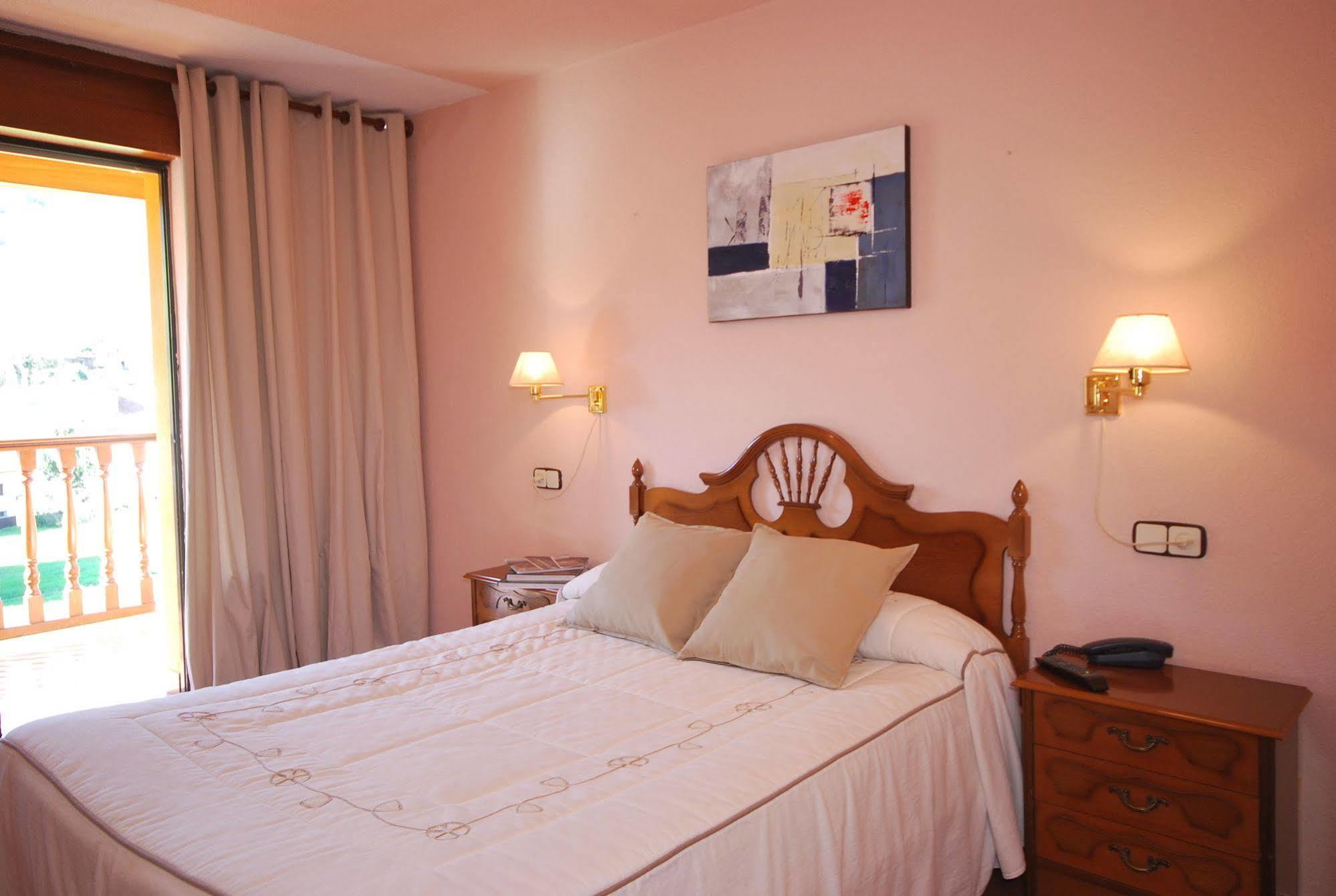 Hotel Principado De Europa 아레나스데카브랄레스 외부 사진