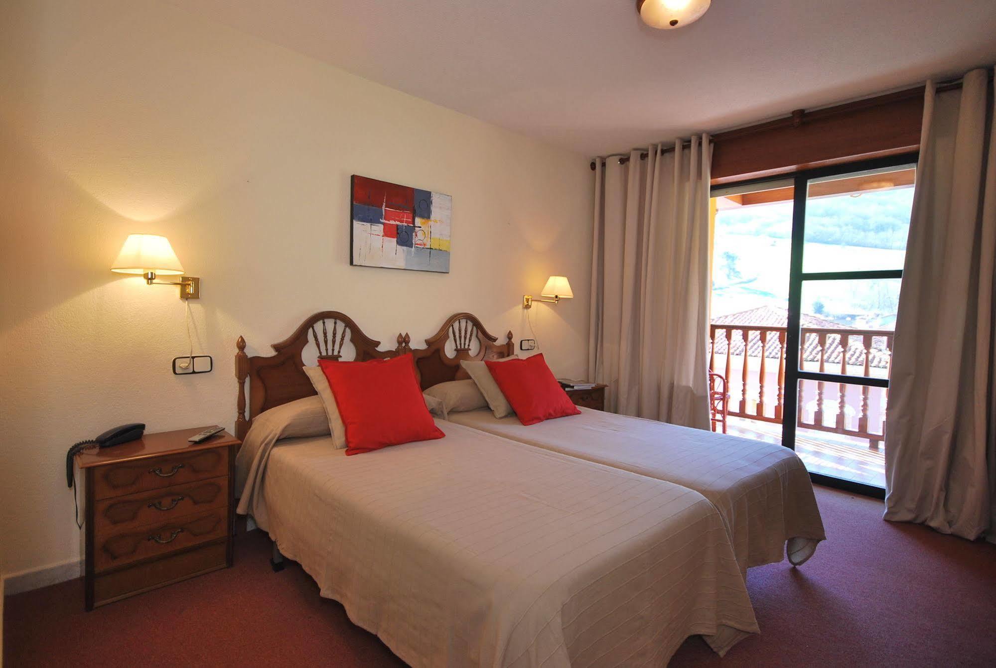 Hotel Principado De Europa 아레나스데카브랄레스 외부 사진